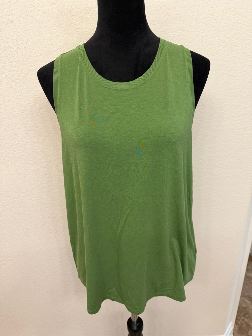 Athleta Olive Sleeveless Scoop Neck Tank Top